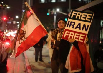 الاحتجاجات الإيرانية: كيف ينظر المحللون للعقوبات الأمريكية الجديدة على إيران؟