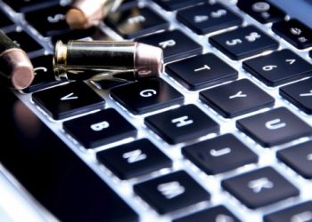 “هنري جاكسون” يدعو إلى تكثيف التعاون مع دول الخليج في مكافحة التجنيد الإليكتروني