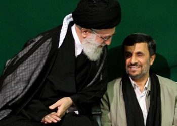 أحمدي نجاد وتحدي النظام الإيراني