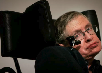 ستيفن هوكنج .. العادي