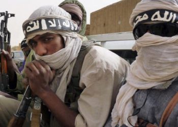 هل تُحضر القاعدة للانتقال إلى أفريقيا؟
