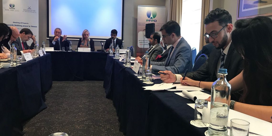 خبراء دوليون يؤكدون على أهمية تحرير “الحديدة” من الحوثيين