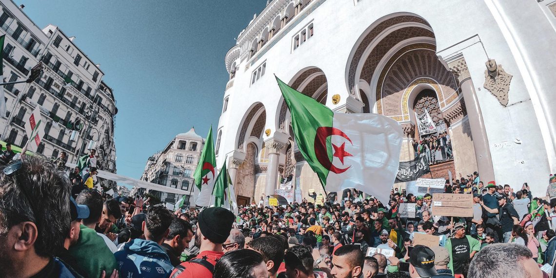 إسلاميو الجزائر من حلم الدولة الى مستنقع الفساد
